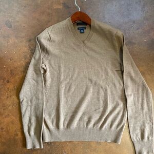 Banana Republic Extra Fine Merino Wool Men's V-Neck Sweater in Tan Small S